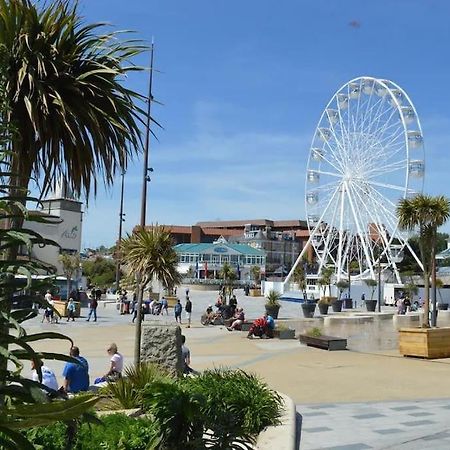 Bright, Vibrant New 1 Bedroom Town Centre Parking Bournemouth Eksteriør billede