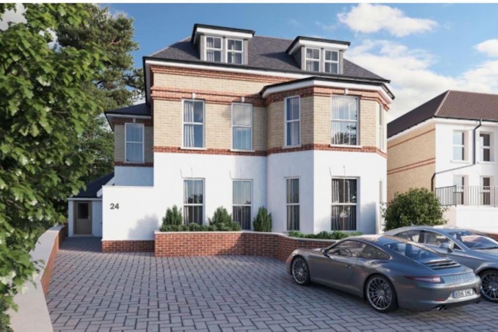 Bright, Vibrant New 1 Bedroom Town Centre Parking Bournemouth Eksteriør billede